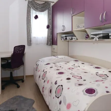 Jurica アパート
