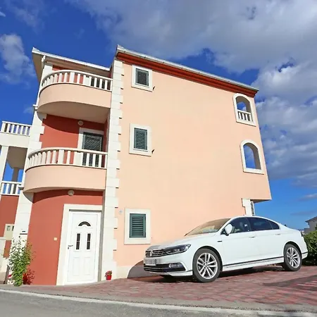 Jurica شقة سولين